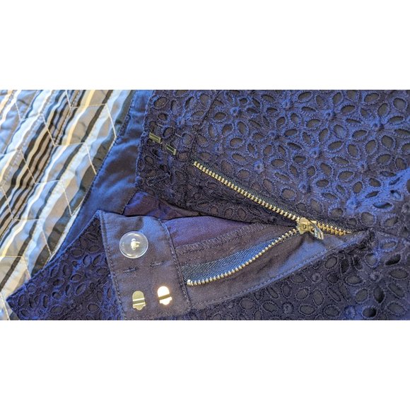 Garnet Hill Women’s Navy Blue Eyelet Cotton Summer Shorts Sz 2 - Picture 3 of 10